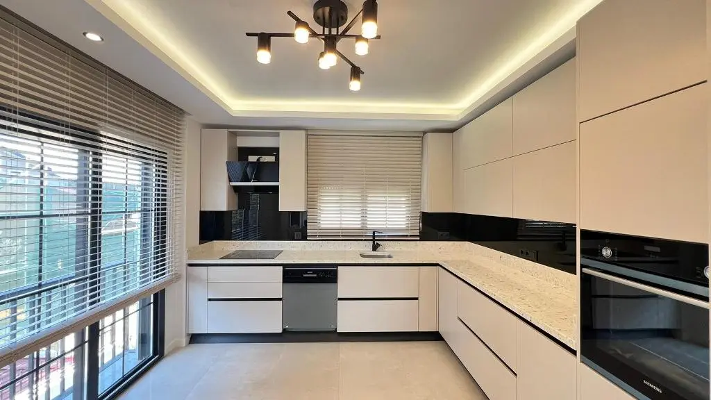 Fitted kitchen